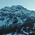 Les Dolomites Hotel *
